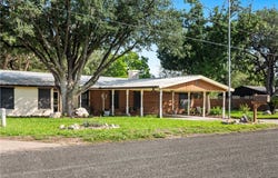 155 Harbor Circle, Mathis, TX 78368