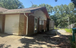 1317 Chalmette Avenue, Ocean Springs, MS 39564
