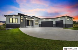 15633 Fox Run Road, Bennet, NE 68317