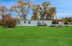 1344 W Lakeshore Drive, Port Clinton, OH 43452