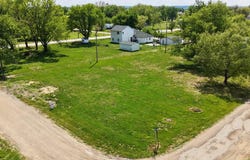 303 1st St, Pacific Junction, IA 51561