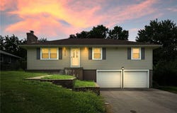 9515 W 47th Street, Shawnee, KS 66203