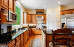 18752 UPPER MEADOW DR, LEESBURG, VA 20176
