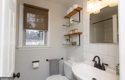 6 OXFORD CIRCLE, WEST NORRITON, PA 19403