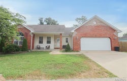 129 Birch Tree Circle, St Robert, MO 65584