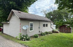 881 Hock St, Philo, OH 43771