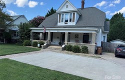 318 N Laurel Street N, Lincolnton, NC 28092