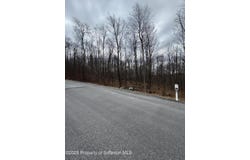 321 Summit Woods Road, Roaring Brook Twp, PA 18444