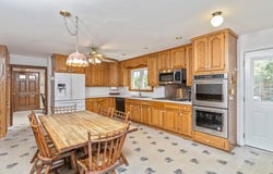 8 Parkside Avenue, Miller Place, NY 11764