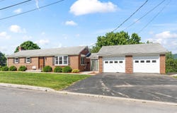 242 LINDEN AVENUE, MERCERSBURG, PA 17236