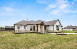 2910 Stella Rose Court, Waxahachie, TX 75165