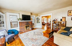 118 Maumee Street, Jonesville, MI 49250
