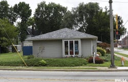 320 N WALNUT Street, Taylorville, IL 62568