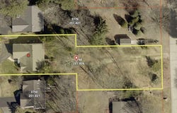 3760 LAKESHORE DRIVE, HOLLAND, MI 49424