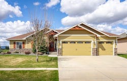 725 N Country Club Dr, Deer Park, WA 99006