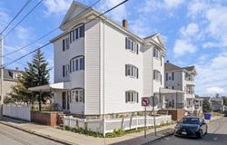 306 Mott St, Fall River, MA 02721