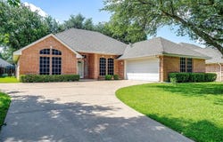 133 Sunny Meadows Drive, Burleson, TX 76028