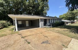 2318 ST ELMO Ave, Memphis, TN 38127