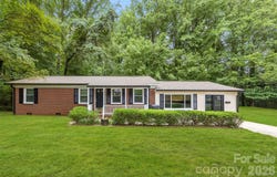 611 W Lewis Street, Dallas, NC 28034