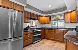 33 Wapping Drive, Bristol, RI 02809
