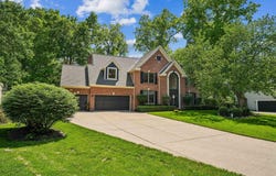 1229 Whispering Meadow Court, New Albany, OH 43054