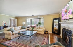 26 Woodgreen Lane, East Hills, NY 11577