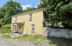 27 Short Street, Charleston, WV 25306