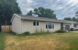 214 13th St W, Bottineau, ND 58318