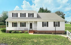 2793 HEATHER DRIVE, YORK, PA 17402