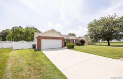 945 Dere Bere Drive, Mascoutah, IL 62258