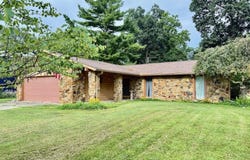 1009 S Buckingham Road, Yorktown, IN 47396