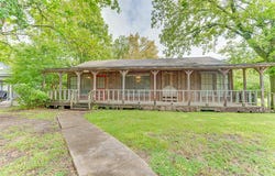 555 E James Street, Wills Point, TX 75169