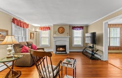 21 MAIN ST, WACHAPREAGUE, VA 23480