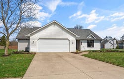 7735 Greymoor Dr, Fort Wayne, IN 46815