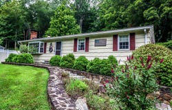 21 Saw Mill Road, Newtown, CT 06470