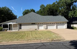 266 Quail St, Meadowlakes, TX 78654