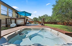 202 Dunkeld DR, Spicewood, TX 78669