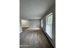 121 Broadway Street, Kenton, OH 43326