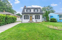 1566 Grotto Street N, Saint Paul, MN 55117