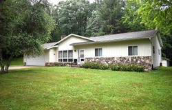 927 S OAKWOOD STREET, Hancock, WI 54943