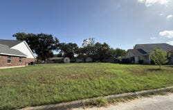 1017 VERBENA LOOP, Floresville, TX 78114