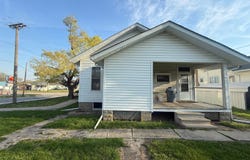 1205 E Main St, Olney, IL 62450