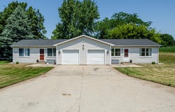 6209-6211 Hipps Hollow Road, Eau Claire, MI 49111