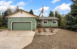 52 Robin Dr, Sagle, ID 83860