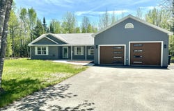 84 St Louis Avenue, Hermon, ME 04401