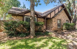 2500 High Oak Drive, Arlington, TX 76012