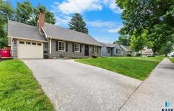 2424 S Main Ave, Sioux Falls, SD 57105