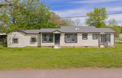 160 N Hearne, Waskom, TX 75692