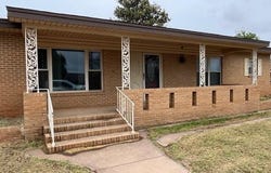 901 E Burnside Street, Rotan, TX 79546