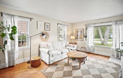 860 W La Salle Ave, Glendale, WI 53209